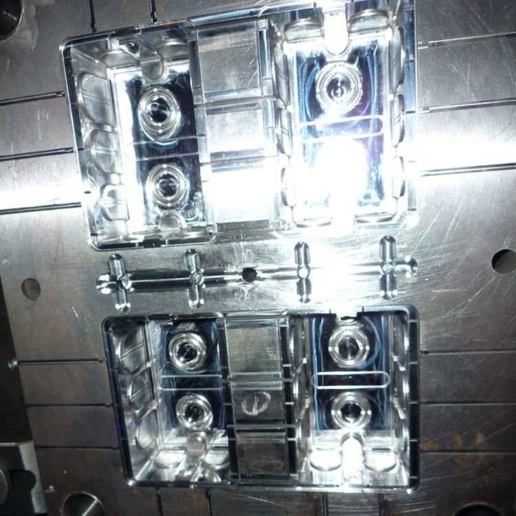 Précautions pour le moulage par injection plastique